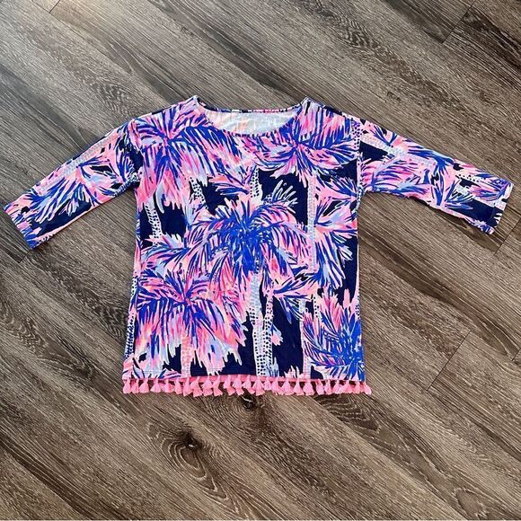 Lilly Pulitzer Mercer Top in Bright Navy Palms Up Reduced - Picture 1 of 8